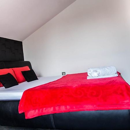 Guest House Vila Salute Ni 외부 사진